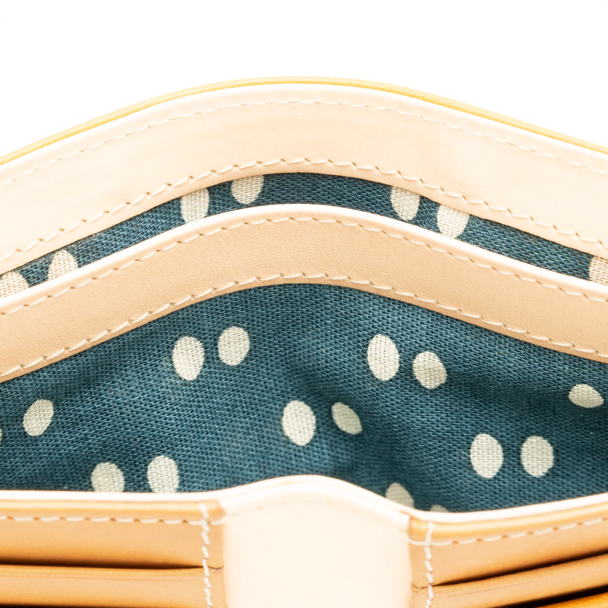 Camden Leather Wallet - Image 9